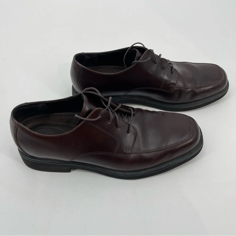 Men’s Rockport shoes size 10M brown  good condition. Preowned